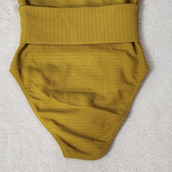 New! Montce Kim Belted One Piece Mari Scrunch Swimsuit - Picture 7 of 11